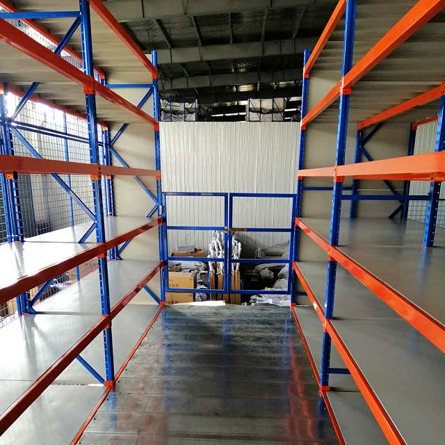 Warehouse Industrial Medium Duty Steel Rack Supported Mezzanine 